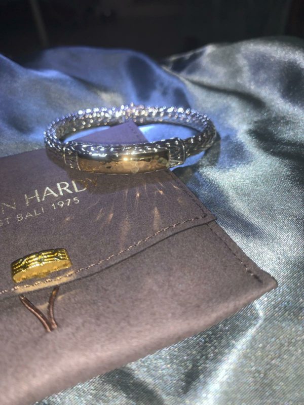 John Hardy classic Palu hammered 22k gold and silver bracelet. - Image 2